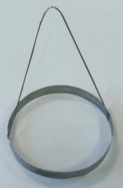 Ierīce virsmiskā sprieguma noteikšanai