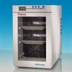 Inkubators Heratherm IMC18