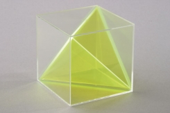 Kvadrātā iekšā atrodas sešstūris, šķautne 100 mm