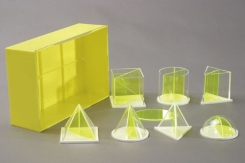 Komplekts no 7 caurspīdīgiem izjaucamiem ģeometriskiem ķermeņiem. h=65 mm