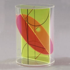 Cilindrs ar vertikālu šķērsgriezumu un elipse. Augstums 150 mm.