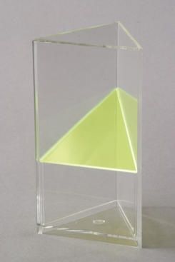 Trīsstūra prizma ar slīpu šķērsgriezumu, augstums 200 mm