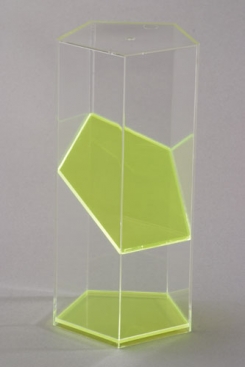 Piecstūra prizma ar slīpu  šķērsgriezumu, augstums 200 mm