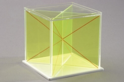 Saliekams kubs ar diagonāliem šķersgriezumiem, šķautne 100 mm.