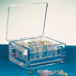 Konteineris radioizotopu šķīdumu glabāšanai un transportēšanai